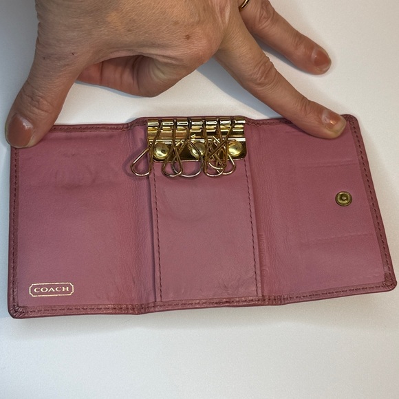 Coach key case. - Picture 3 of 7